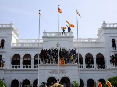Presidente do Sri Lanka foge em meio a caos de escassez e preço dos alimentos em disparada
