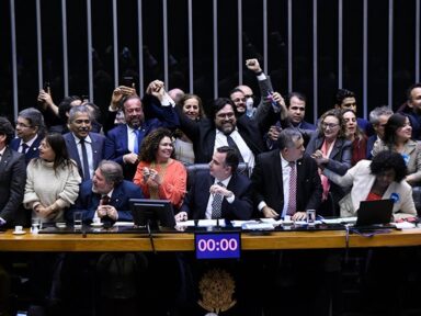 Congresso derruba vetos de Bolsonaro às leis de apoio à cultura