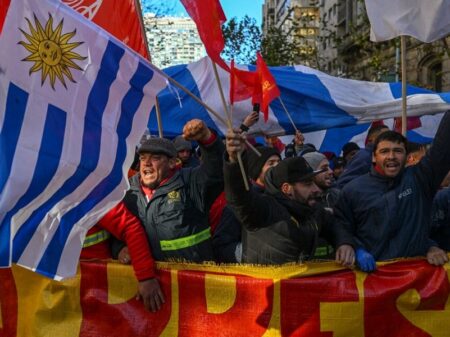 Greve geral mobiliza o Uruguai por direitos: “contra a privatização e a escravização”
