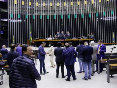 Oposição busca derrubar falácia do “estado de emergência” na PEC do desespero