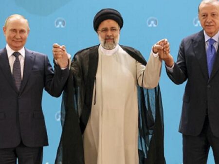 Declaração conjunta da Rússia, Irã e Turquia condena pilhagem de petróleo sírio pelos EUA