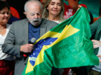 Resgate da bandeira e do verde e amarelo por Lula é xeque-mate no fascismo