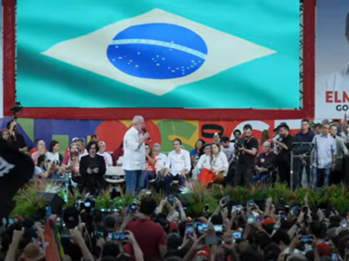 “Essa eleição é especial. É a democracia contra o fascismo”, diz Lula