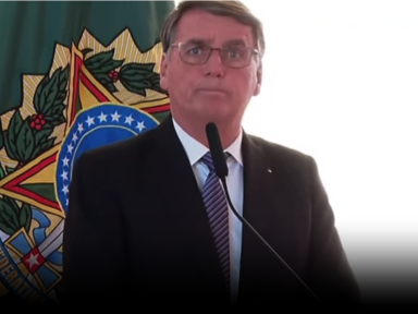 Bolsonaro reúne diplomatas estrangeiros para pregar golpe e caluniar o Brasil