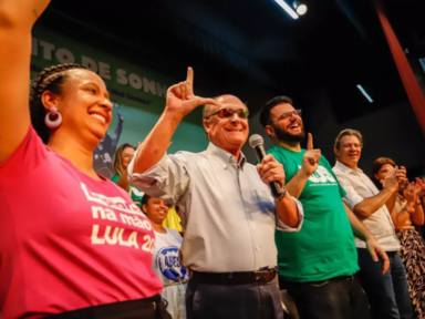 A escolha em outubro será entre “um fascistóide e um democrata”, diz Alckmin