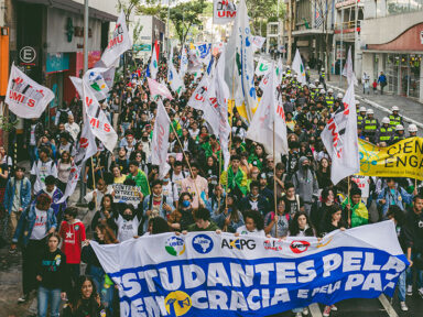 Milhares de estudantes ocuparam as ruas para “derrotar Bolsonaro e construir o Brasil do amanhã”