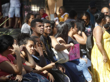 Atualização do CadÚnico causam filas gigantescas no Rio de Janeiro