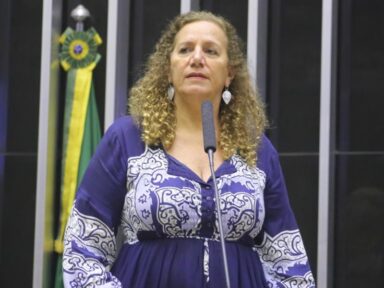 Jandira denuncia medida do governo que golpeia leis e dá calote na Cultura