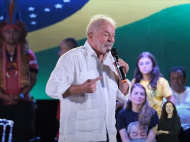 “Petrobrás não pode ficar dando dinheiro a acionistas americanos”, disse Lula