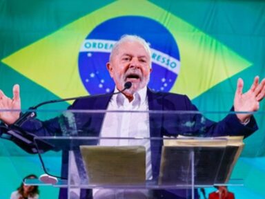 Lula participa de aula aberta na USP pela democracia ASSISTA