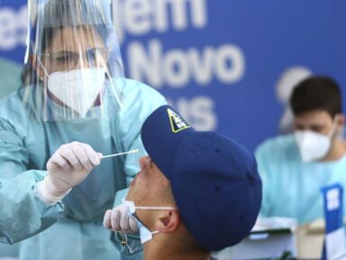 Arrocho de Bolsonaro derruba despesas com serviço público ao menor nível em 14 anos