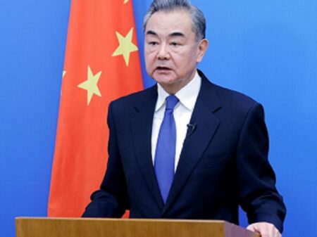China adverte EUA que “uma luta contra 1,4 bilhão de chineses não acabaria bem”