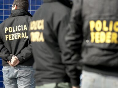 Policiais repudiam Bolsonaro após veto de reajuste para 2023: “Mentiu de novo”