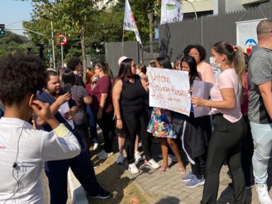 Funcionários do Hospital da Brasilândia protestam contra 800 demissões anunciadas por ‘OS’