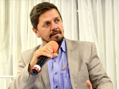 Rene Vicente: A classe trabalhadora deve lutar contra a desindustrialização do Brasil