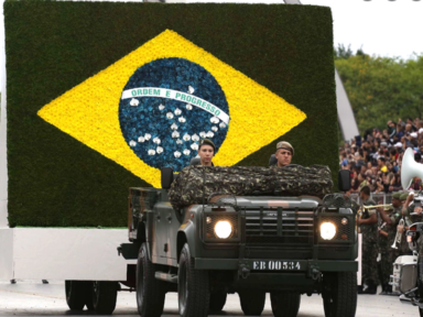 Sem respaldo, Bolsonaro é obrigado a desistir de sua provocação em Copacabana