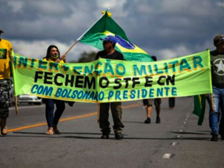 Bolsonaro reclama da PF e defende golpistas: ‘é desproporcional investigá-los’, diz