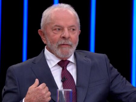 “Minha obsessão é fazer o Brasil crescer e criar empregos”, diz Lula no JN