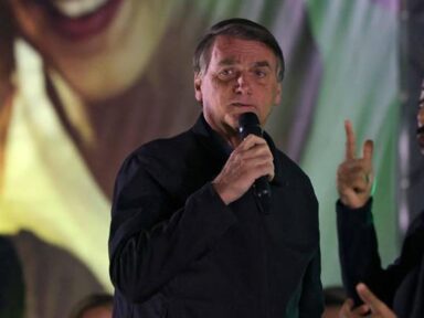 Jair defende empresários golpistas e xinga Moraes de “vagabundo”
