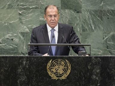 EUA apoiou golpe na Ucrânia e encobre os crimes do regime de Kiev, diz Lavrov na ONU
