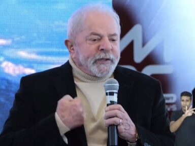 “Bolsonaro não se mistura com pobre, prefere motociata e mente 7 vezes ao dia”, afirma Lula
