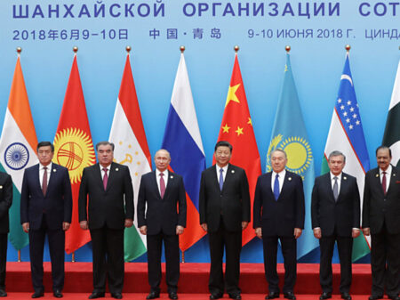 Mundo unipolar cambaleia e nova realidade emerge, afirmam Rússia e China
