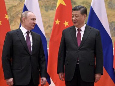 Em encontro com Xi Jinping, Putin condena provocações dos EUA contra Rússia e China