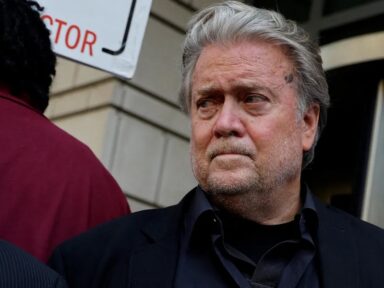 Bannon é réu em Nova Iorque acusado de lavagem de dinheiro