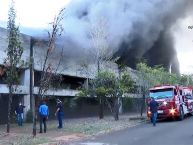 Incêndio destrói Laboratório de Biologia da UNESP em Rio Claro