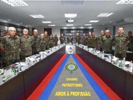 Quem ganhar eleição presidencial vai levar, diz Alto-Comando do Exército Brasileiro