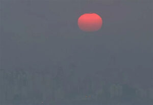 Fumaça das queimadas da Amazônia chega ao Sul e Sudeste e cobre o céu ...