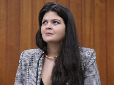 Milícias bolsonaristas promovem o “sequestro da fé”, condena a evangélica Aava Santiago