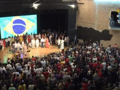 Lula no ato em defesa da democracia e do Brasil, no Tuca. ASSISTA
