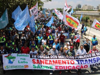 Manifestação reúne 2 mil funcionários da Sabesp em ato contra a privatização