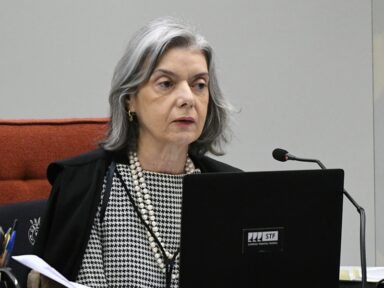 Cármen: “há possibilidade real e concreta” de crime de Bolsonaro no caso de corrupção no MEC