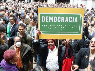 Apoio à democracia bate recorde com 79% dos brasileiros a favor, aponta Datafolha