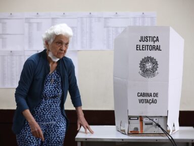 Nos 27 pleitos pelos governos estaduais, 15 foram eleitos em 1° turno