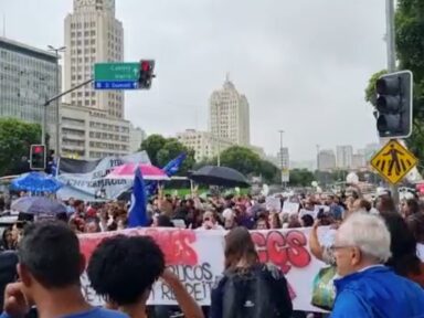 Enfermeiros protestam no Rio de Janeiro em defesa do piso salarial