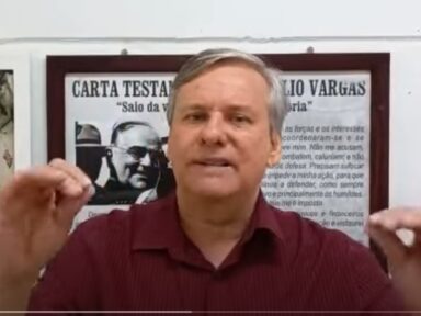 “Bloqueios são atos de barbárie de quem foi derrotado nas urnas”, afirma líder caminhoneiro