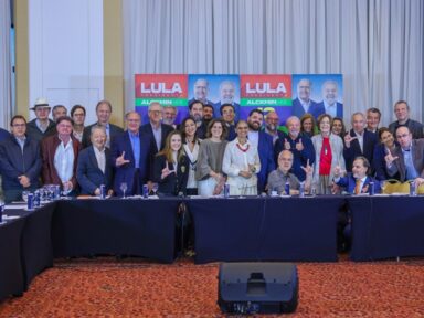 Empresários, economistas, jornalistas, líderes políticos e artistas dão apoio a Lula e Alckmin