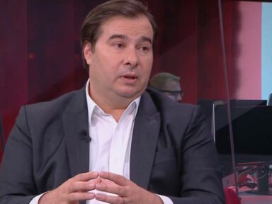 Maia rebate Bolsonaro e diz que o presidente é o “pai do orçamento secreto”