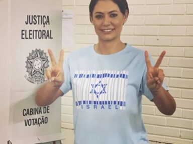 Michelle expõe desprezo ao Brasil e vota com camisa dedicada a Israel