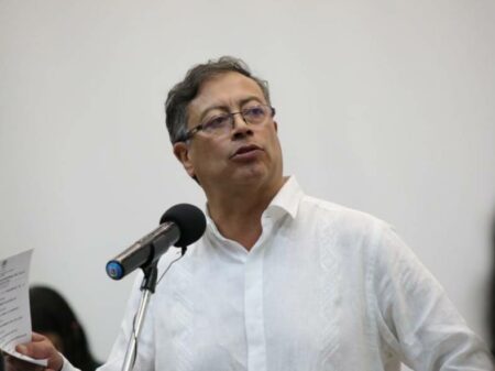 “EUA arruinam as economias mundo afora”, denuncia o presidente da Colômbia
