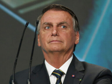 Chilique de Bolsonaro é para tentar parar ampliação da campanha de Lula