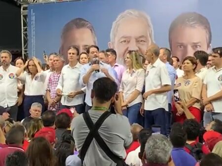 “Não sossegarei enquanto não conseguir que todos os pedetistas votem em Lula”, diz Cid Gomes