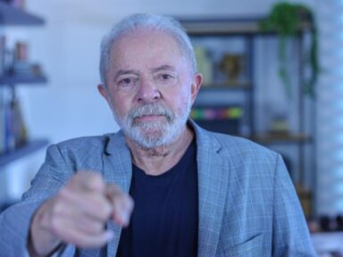 “Bolsonaro agride a Zona Franca e quer destruir a floresta amazônica”, diz Lula