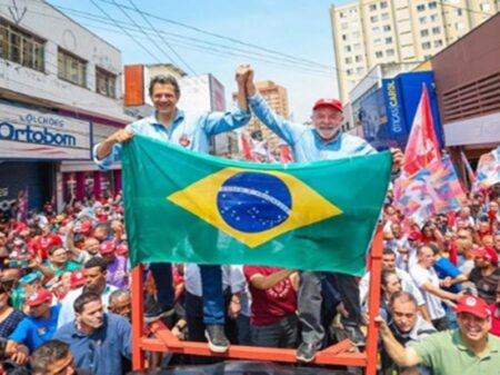 “Agressão de Bolsonaro aos nordestinos é inaceitável”, diz Lula, em São Bernardo