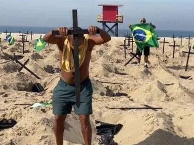 Morre no Rio pai de vítima da covid que recolocou cruzes arrancadas por bolsonaristas