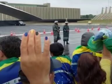 Exército pede ajuda ao governo do DF para “manter a ordem” contra golpistas acampados