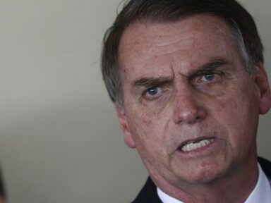 Bolsonaro corta mais R$ 5,7 bi do Orçamento